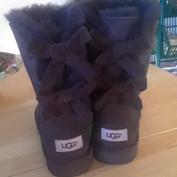 UGG - Picture 2 of 2